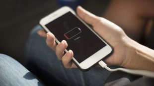 6 soluções possíveis para os celulares que não carregam mesmo com carregador na tomada