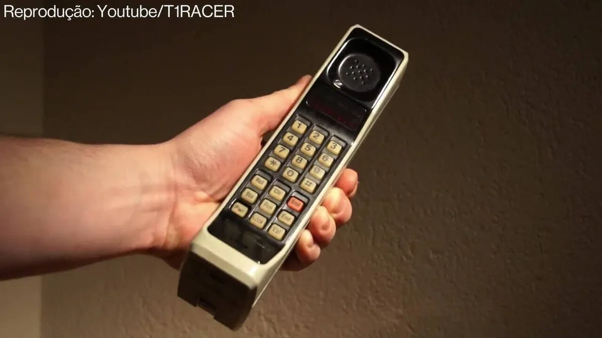 Os 6 celulares antigos que, se guardados, podem valer mais de R$ 10 mil