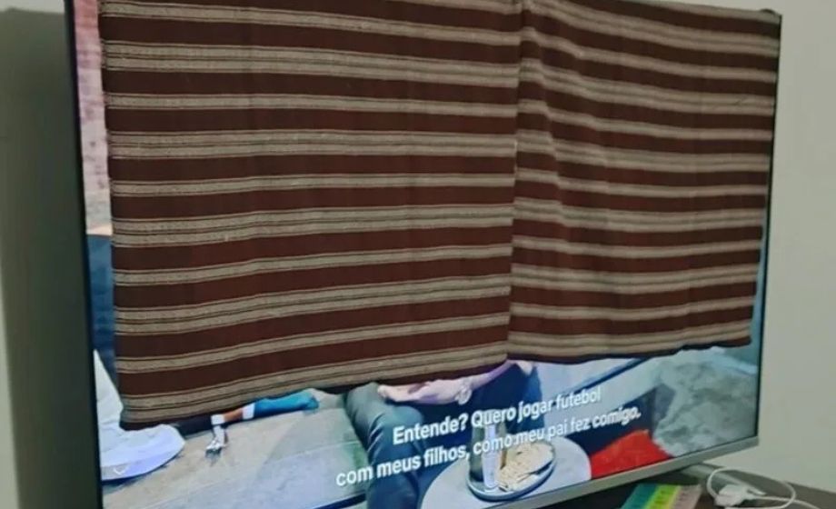 Jovem ensina como assistir Casamento às Cegas sem ver a aparência dos participantes