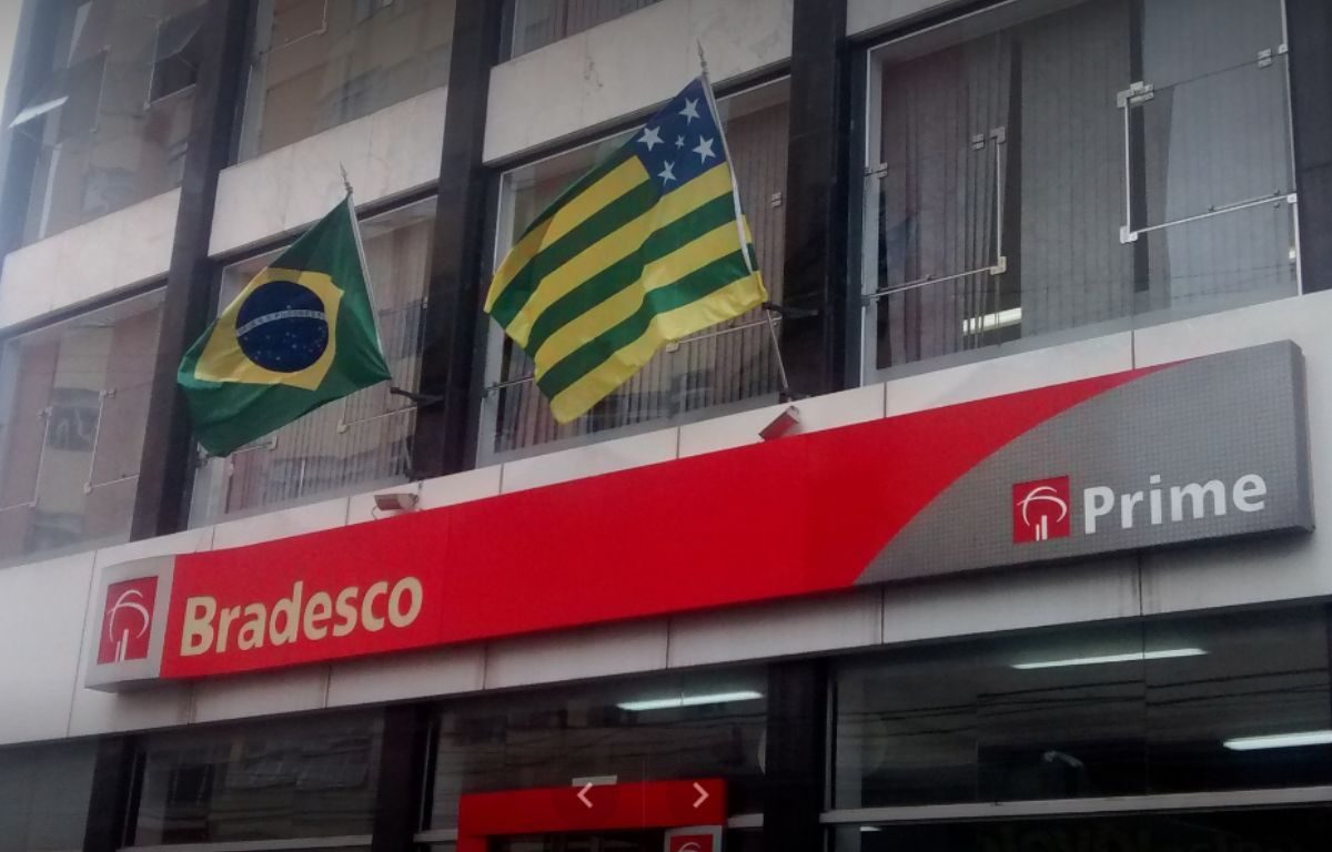 Idosa é indenizada em mais de R$ 50 mil após contratar empréstimos de banco e não receber o dinheiro indenização