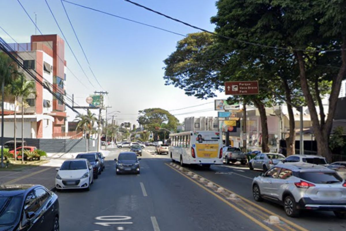 Uma das principais avenidas do Setor Bueno ganhará sentido único e motoristas de Goiânia precisam se adaptar