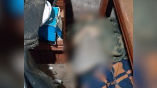 Homem foi achado deitado no chão, já sem vida.