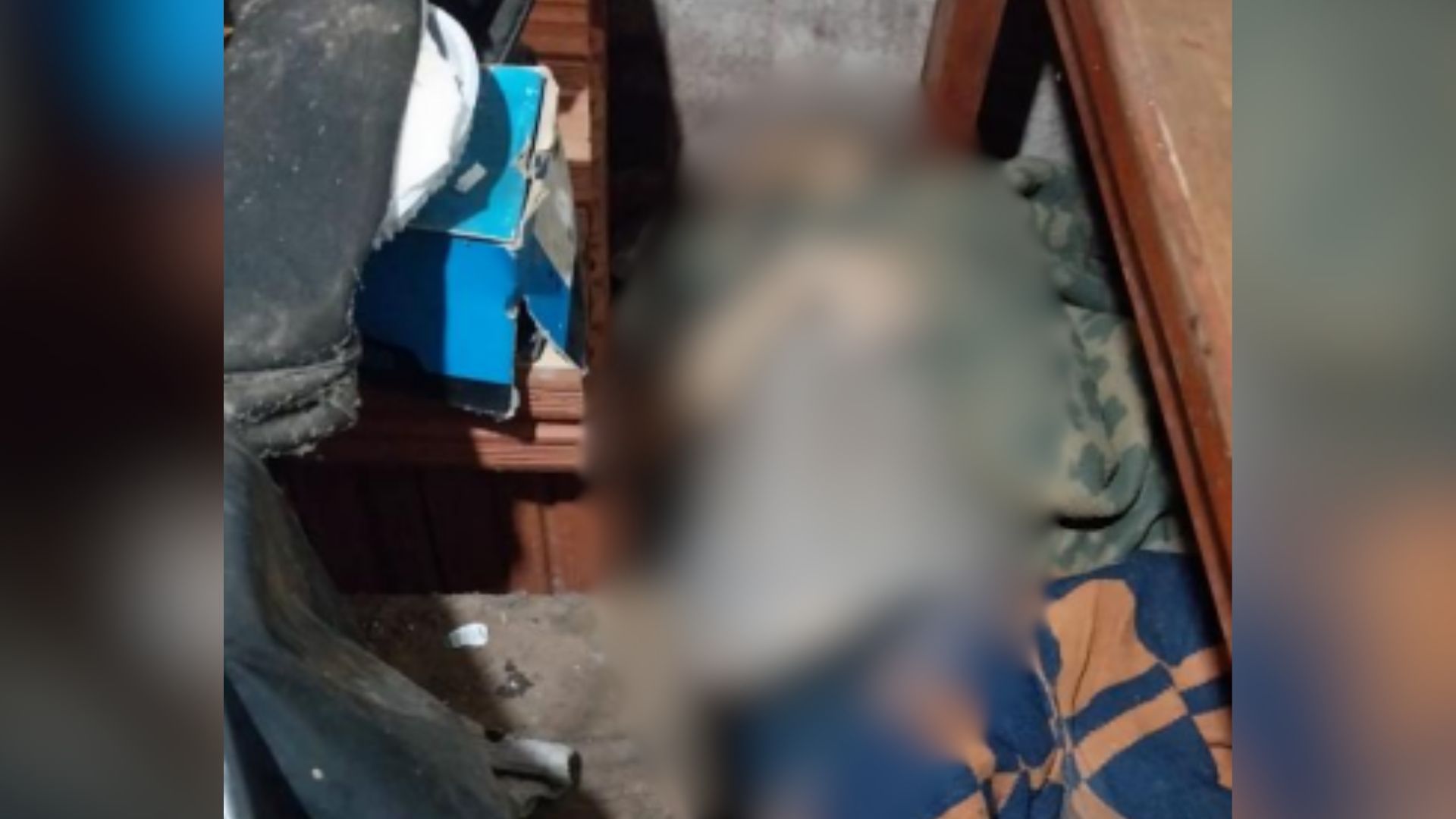 Homem foi achado deitado no chão, já sem vida.
