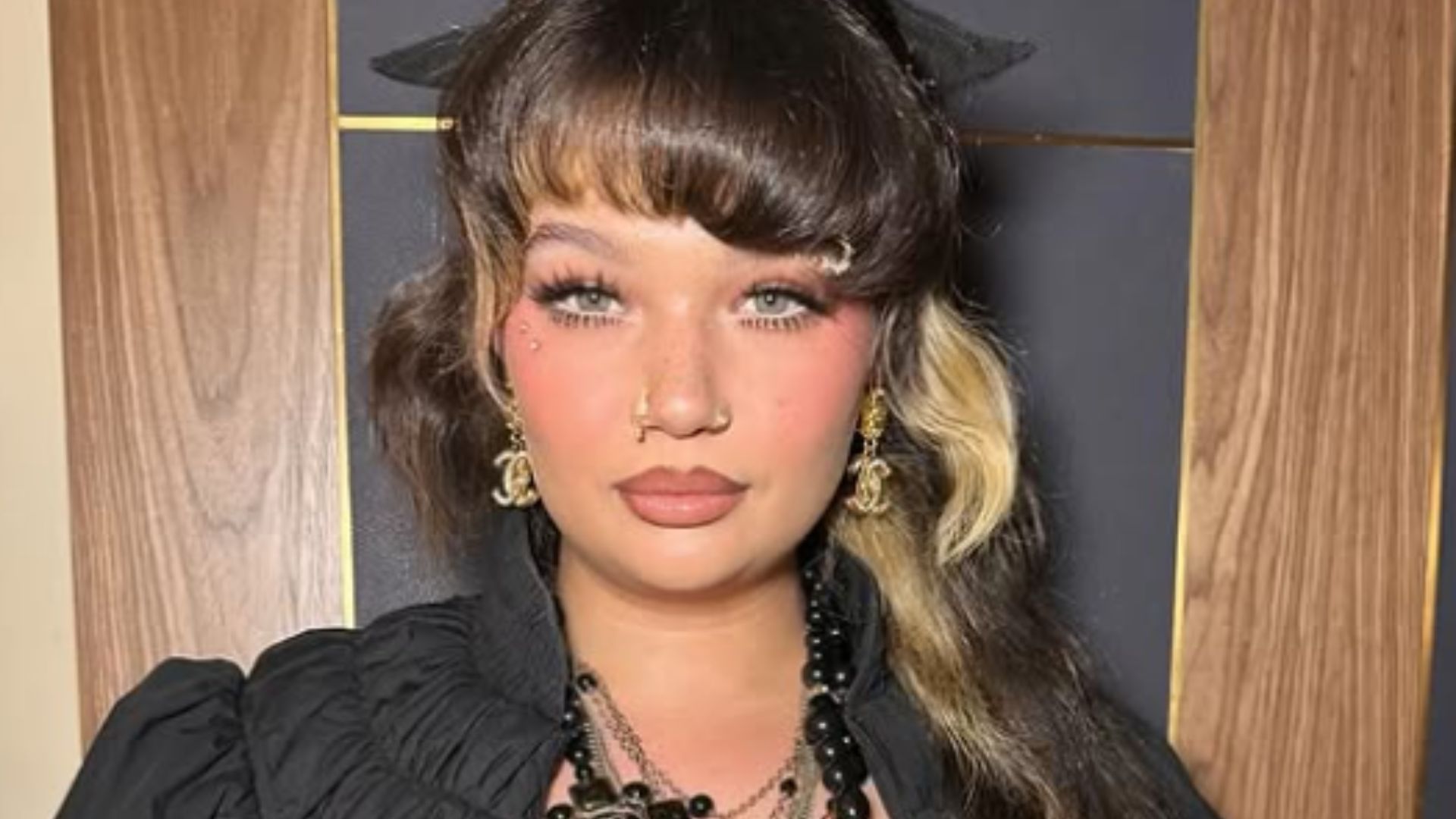 Lola Young, cantora britânica, cancela show no Lollapalooza Brasil