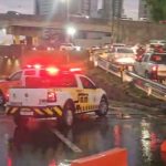 Marginal Botafogo precisou ser interditada após córrego transbordar por conta da chuva.
