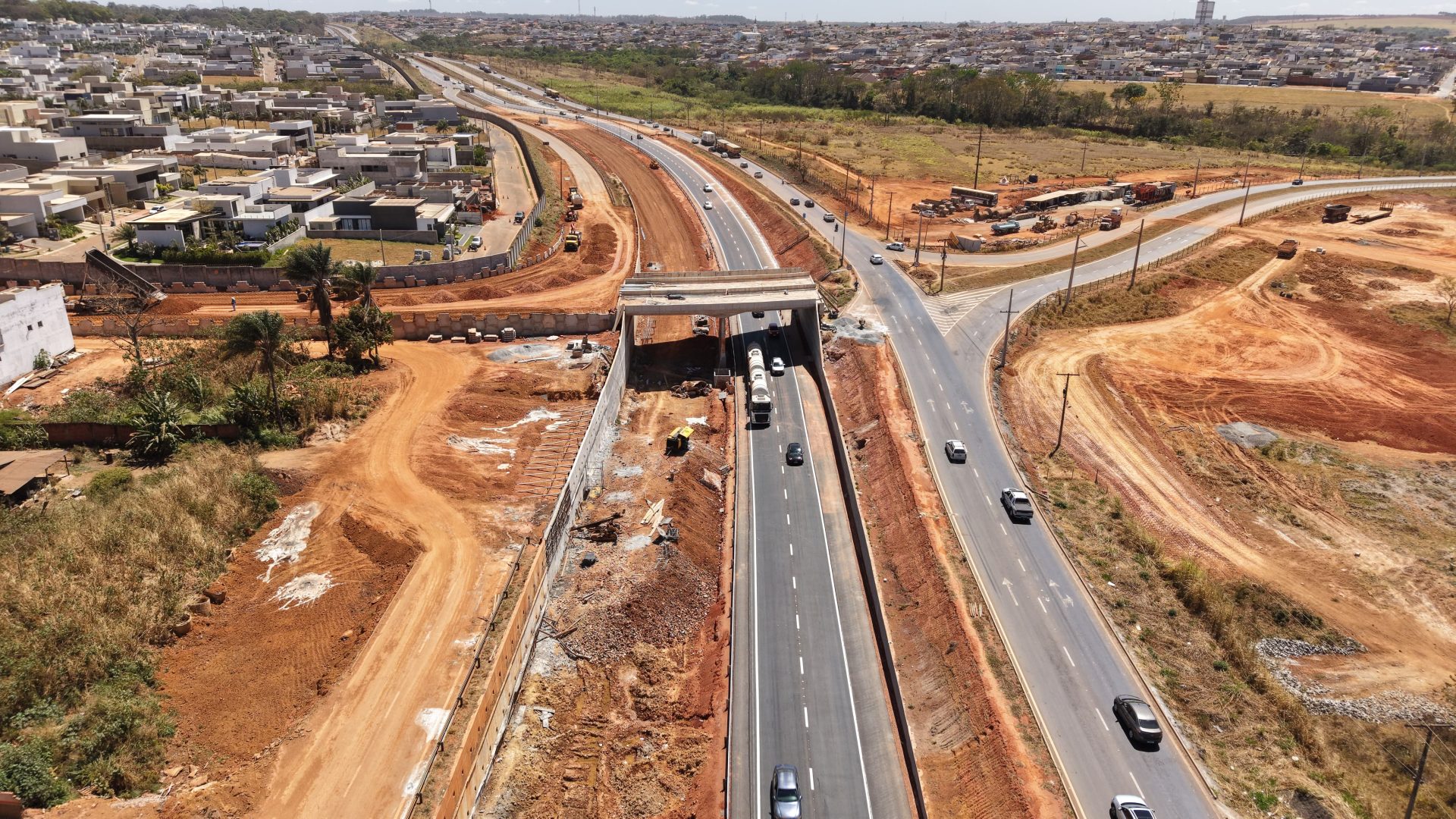 Imagens aéreas mostram como está ficando o viaduto do Recanto do Sol, em Anápolis