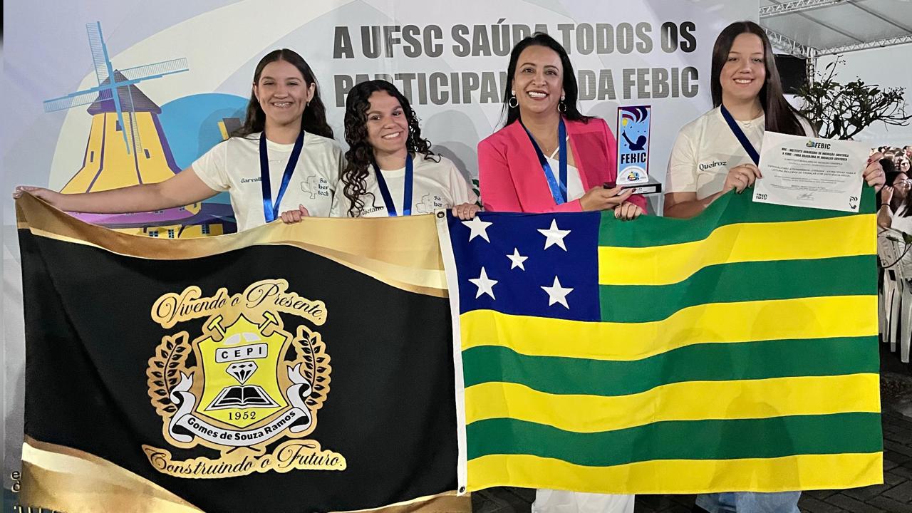 Estudantes de colégio público em Anápolis recebem prêmio após se destacarem entre alunos de todo o Brasil