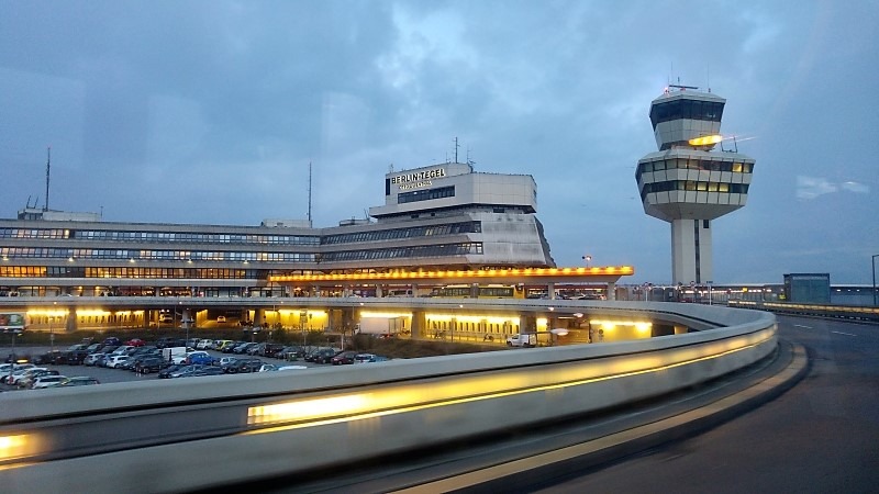 Ataque cibernético afeta operação de aeroportos europeus e causa atrasos em voos