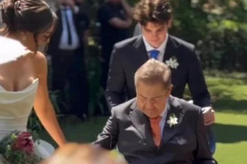 Faustão leva filha até o altar sentado em cadeira de rodas durante casamento