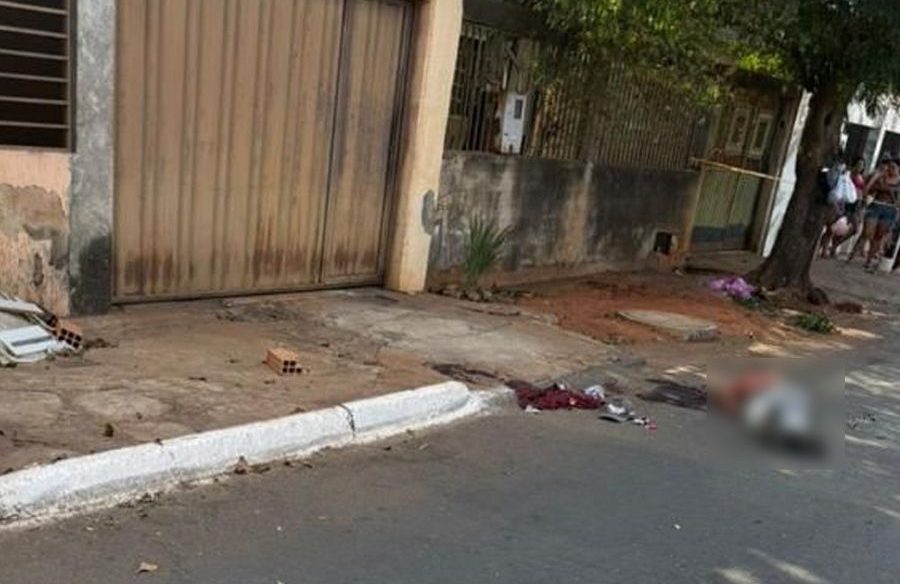 Homem é atropelado e esfaqueado até a morte em Goiânia