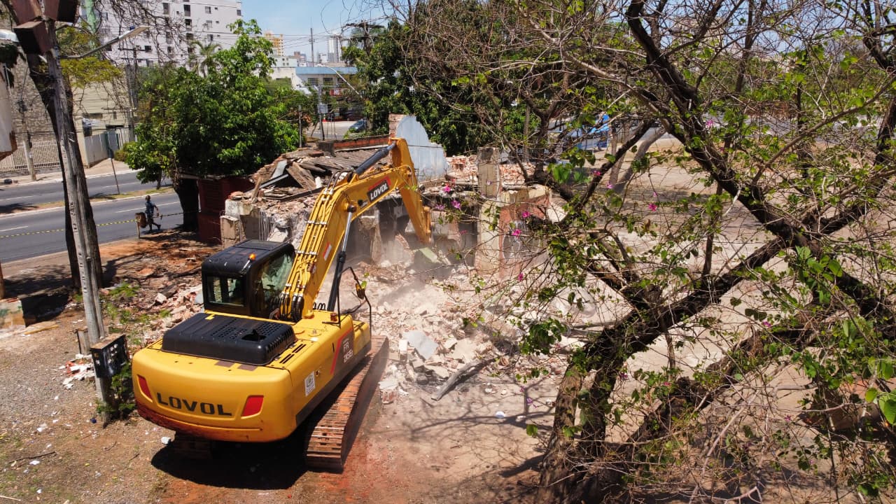 Banheiro foi demolido pela Prefeitura. (Foto: Divulgação) Goiânia