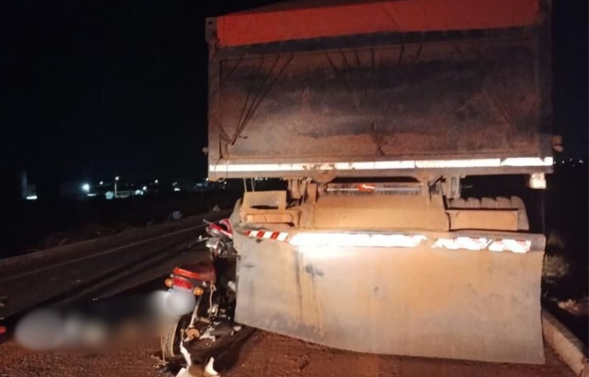 Motociclista não resiste e morre após colidir com caminhão em Goianésia