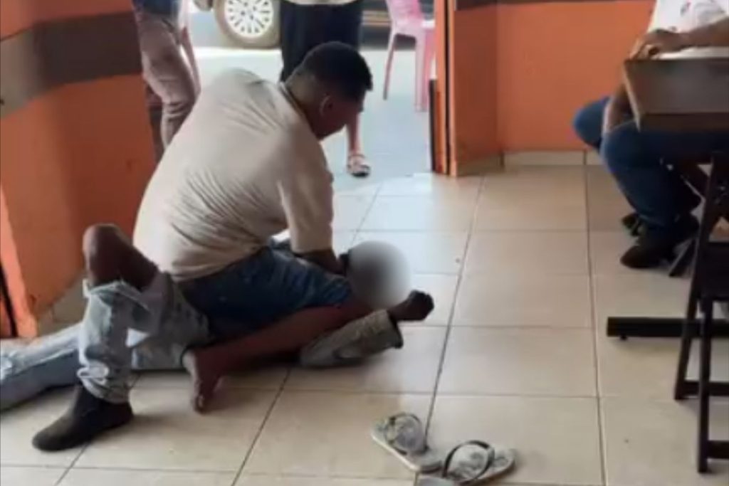 Homem reconhece suspeito de furto e o imobiliza em restaurante até a chegada da PM em Anápolis