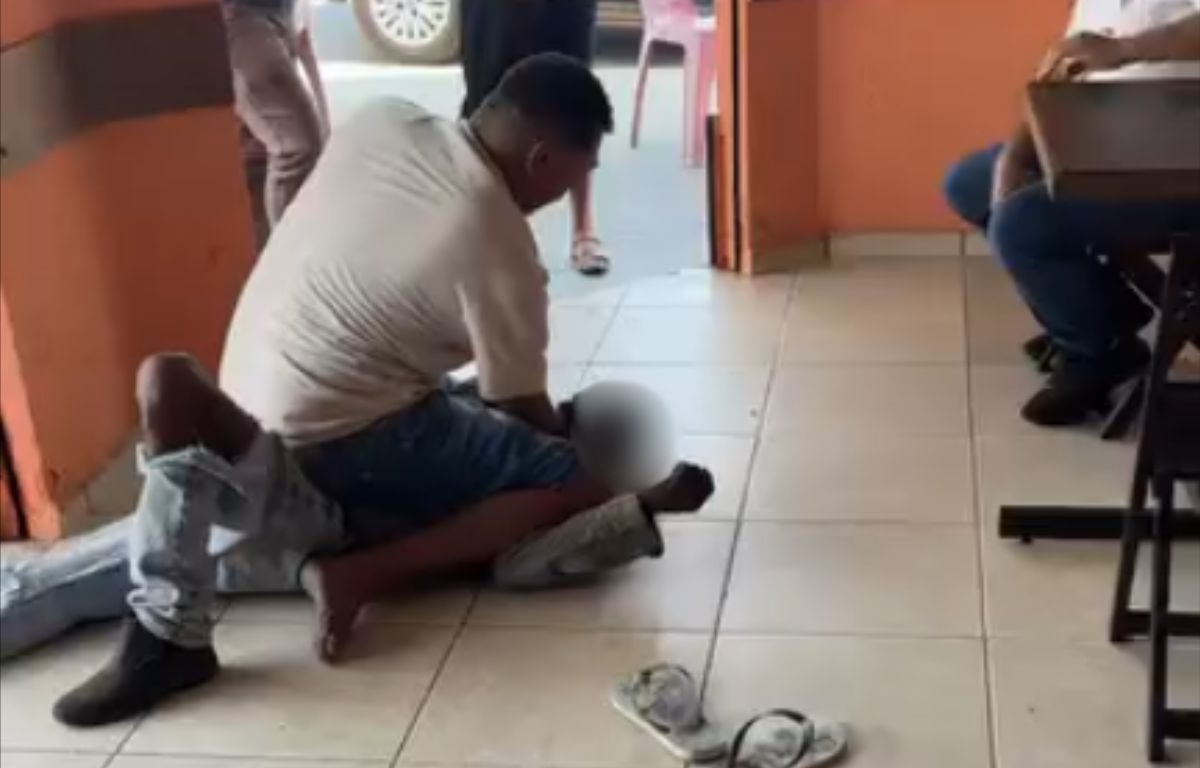 Homem reconhece suspeito de furto e o imobiliza em restaurante até a chegada da PM em Anápolis