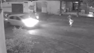 Câmera flagra criança sendo atropelada por carro em Caldas Novas; motorista fugiu do local