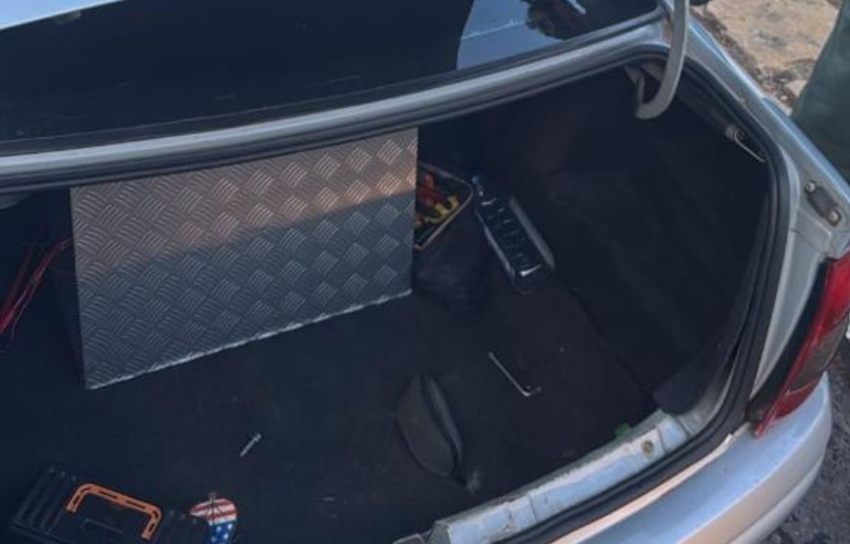Ação rápida de bombeiros salva bebê de 2 anos trancado dentro de carro em Anápolis