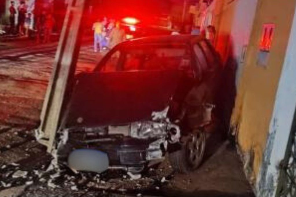 Motorista sai para comprar cigarro em Anápolis, causa acidente e acaba preso