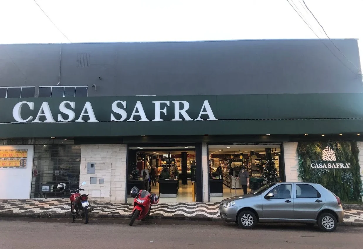 Por causa de manga, cliente e atendente de caixa saem nos tapas em supermercado de Anápolis
