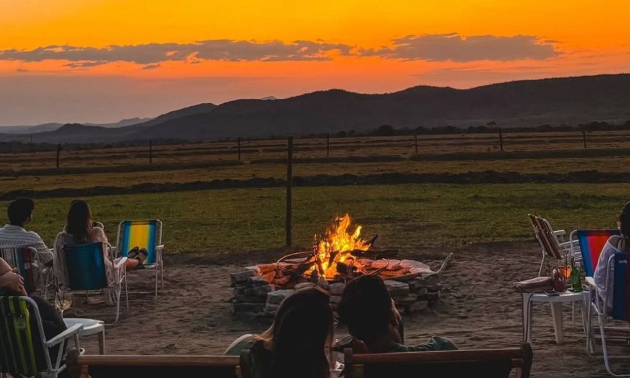 Pôr do sol na Chapada dos Veadeiros. (Foto: Divulgação/Na Varanda)