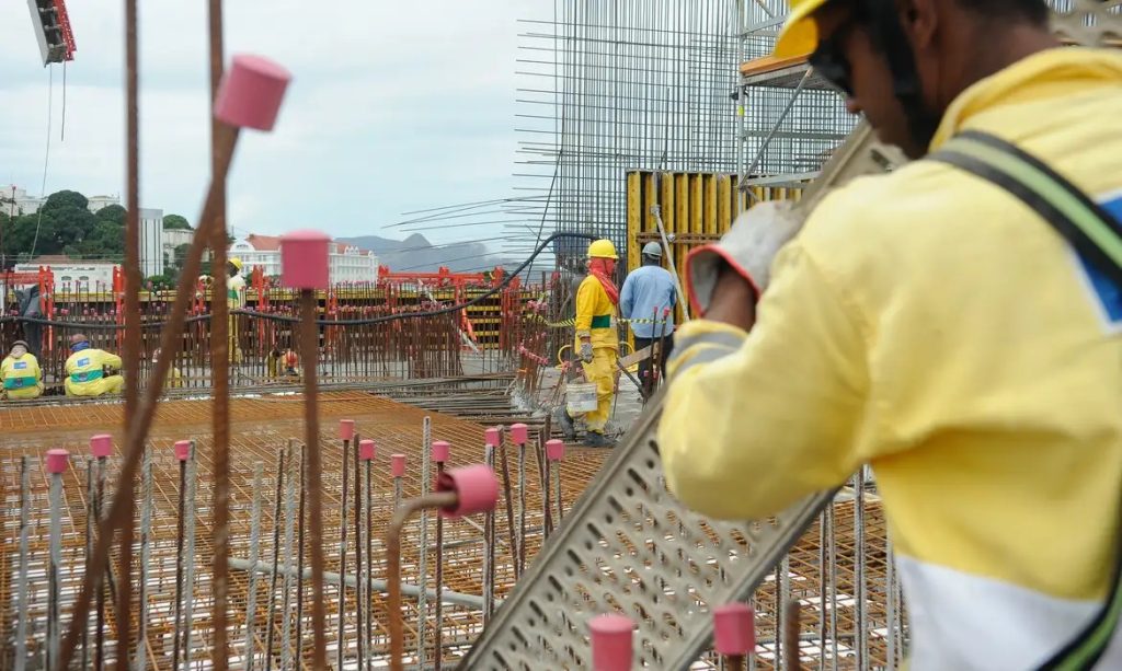 Gigante da construção civil tem falência decretada após calote milionário