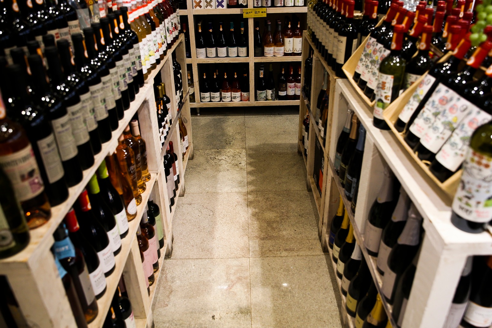Emitido alerta para bares, disks e distribuidoras de todo o país após morte por bebidas