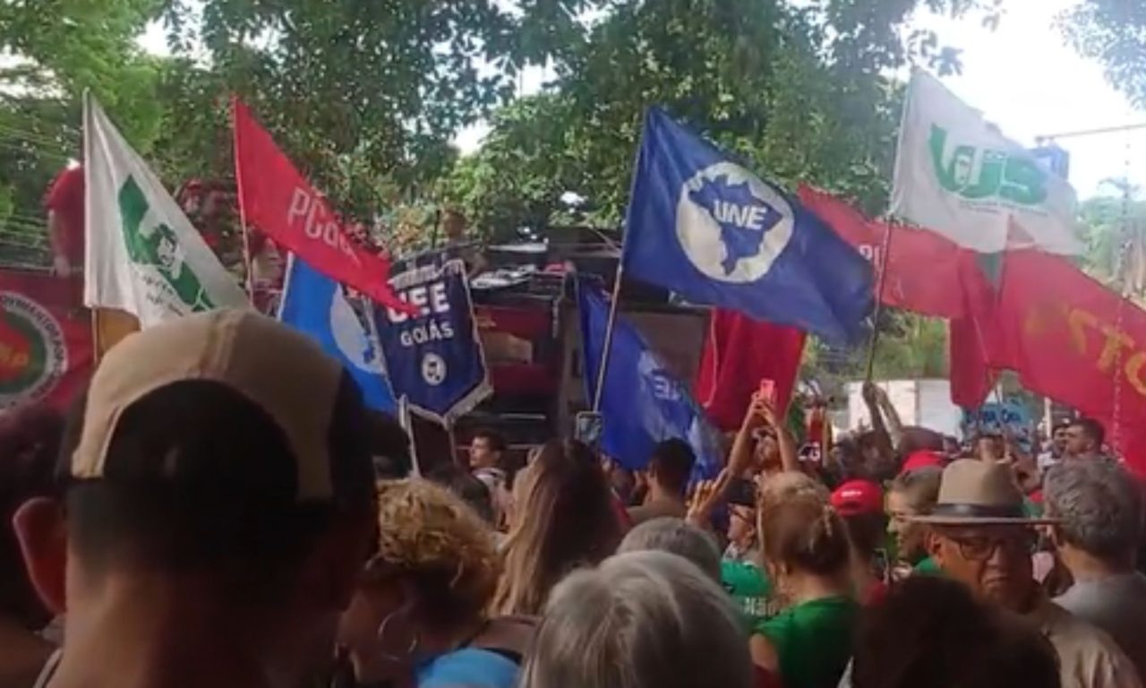 Manifestantes se reuniram contra a PEC da Blindagem e o PL da Anistia.