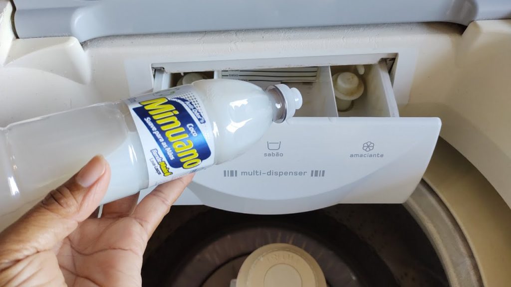 O que acontece se você usar detergente de louça na máquina de lavar roupa, segundo especialistas