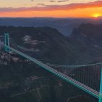 A ponte mais alta do mundo que fica a 625 metros e vai reduzir trajeto de 02h para minutos