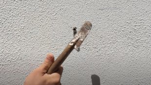 Pedreiro ensina técnica simples e fácil para furar a parede sem furadeira