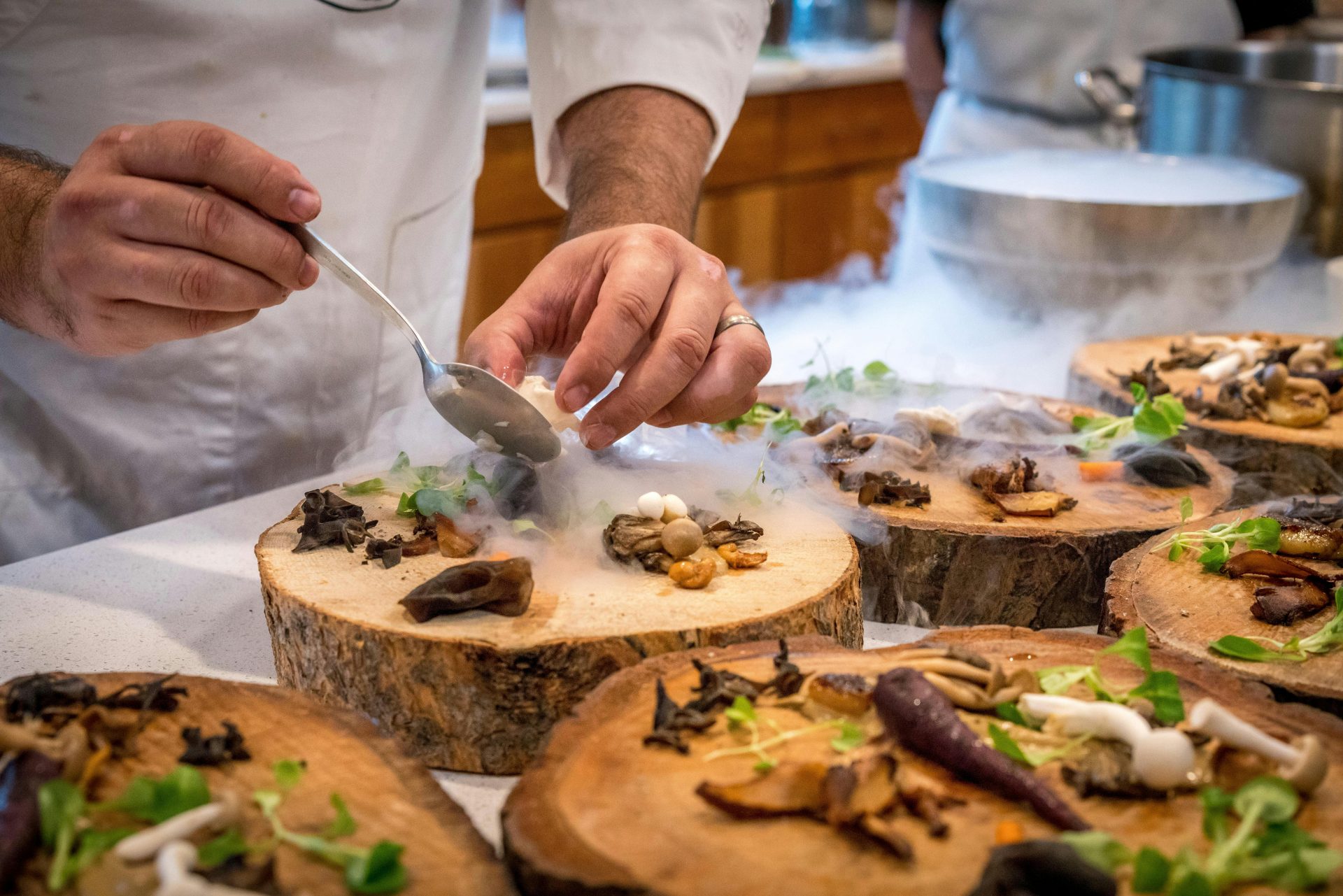 Chefs se tornaram extremamente requisitados na cidade. (Foto: Ilustração/Pexels)