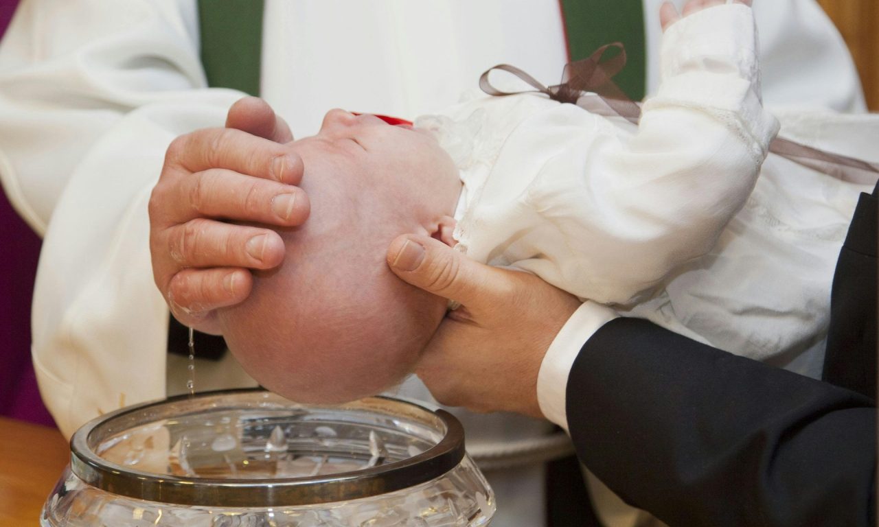 Imagem ilustrativa de batizado. (Foto: Pexels/Pixabay)