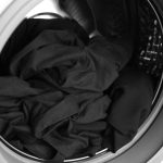 Truque na máquina de lavar para dar adeus às roupas com pelos