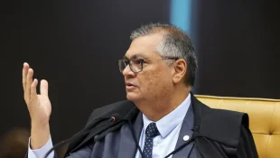 Dino suspende repasses de "emendas Pix" a nove municípios