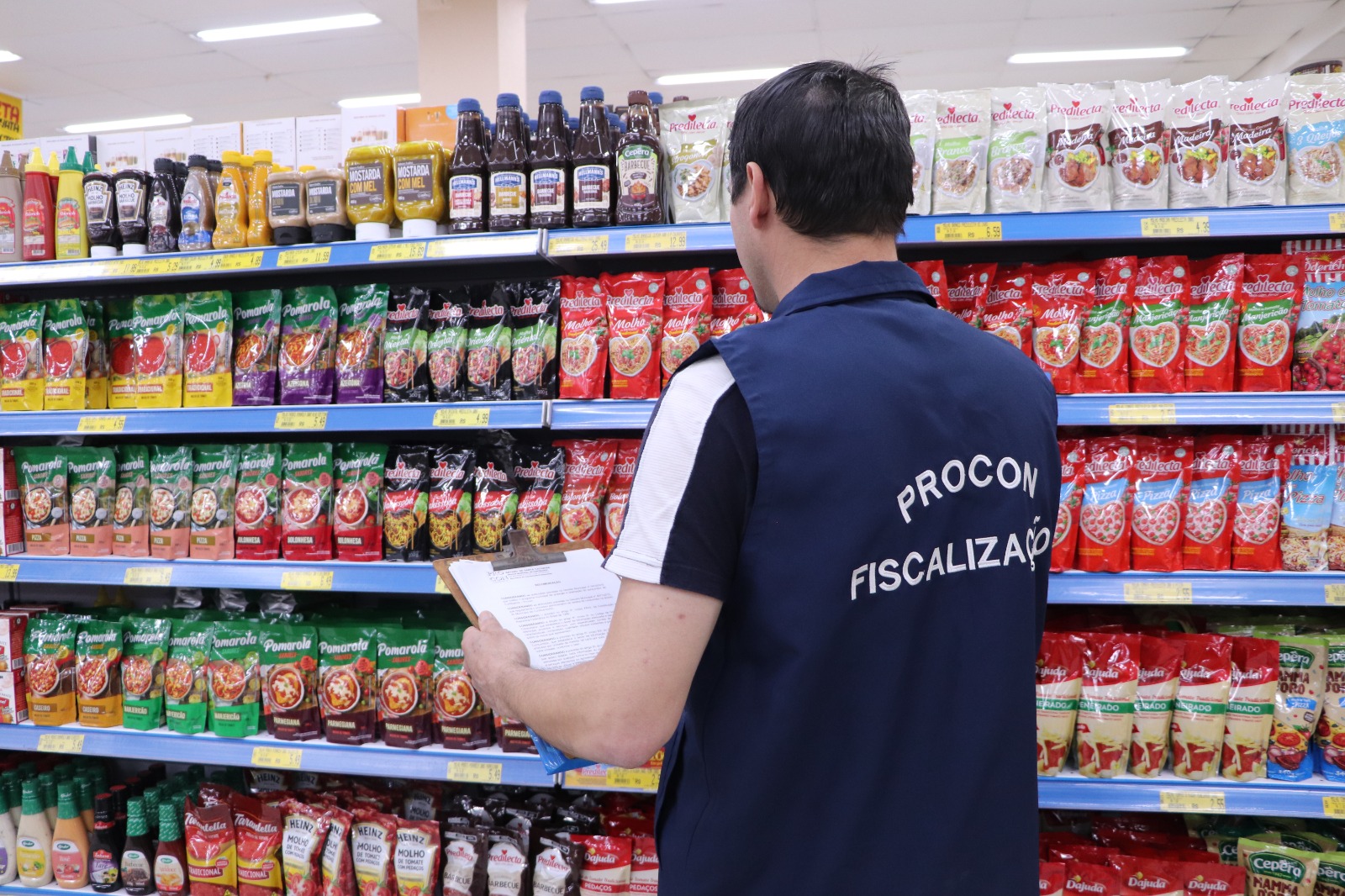 Miojo, detergente e até achocolatado: veja o que ainda custa menos de R$ 5 nos supermercados