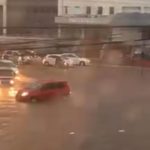 Mulher foi atingida por raio durante tempestade em Goiânia.