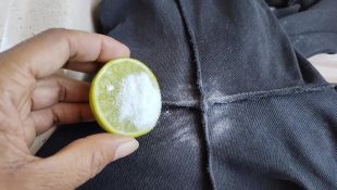 Truque eficaz e rápido para tirar facilmente a mancha de desodorante das roupas
