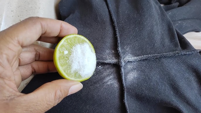 Truque eficaz e rápido para tirar facilmente a mancha de desodorante das roupas