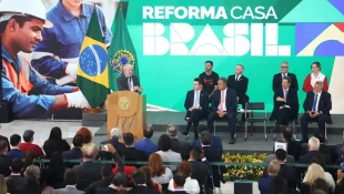 Lula lança programa de reforma de casas e defende ação para invisíveis