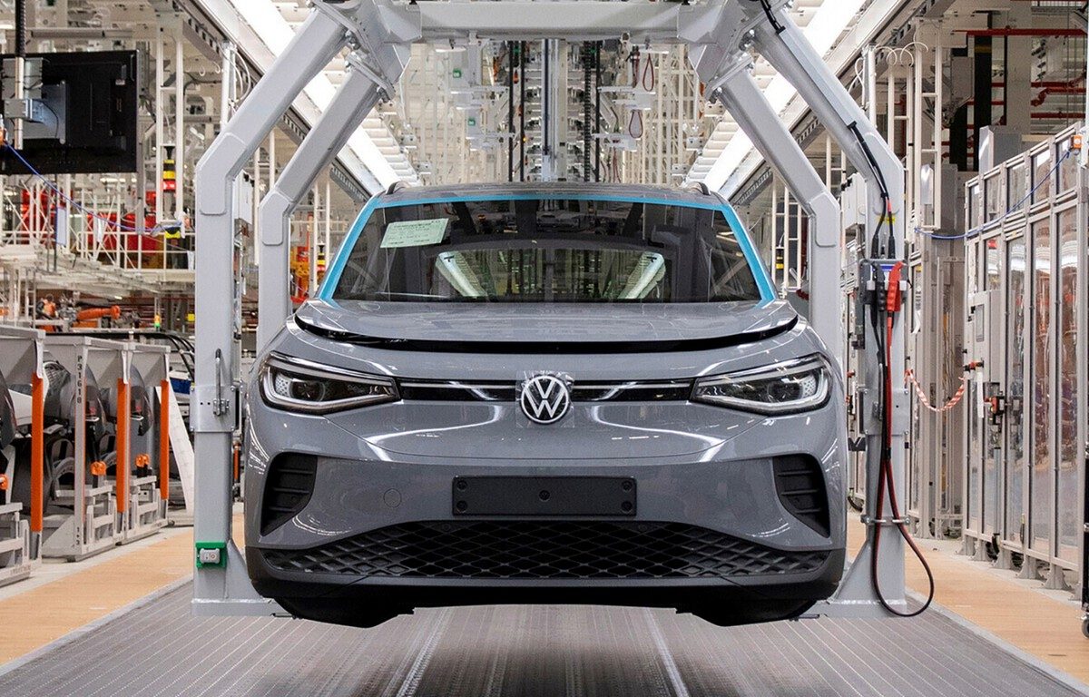 Concessionária vai interromper a produção de carros elétricos porque não está vendendo o suficiente