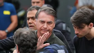 Moraes nega pedido da defesa e mantém prisão domiciliar de Bolsonaro