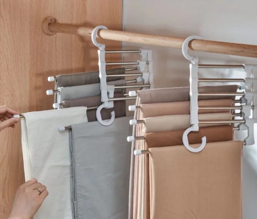 Cabides caem em desuso e dão lugar a novo item nos guarda-roupas