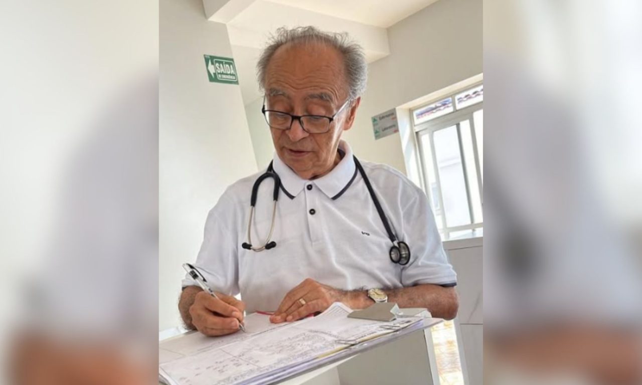 Antônio José de Araújo foi médico por mais de 50 anos. (Foto: Redes Sociais/Prefeitura de Ceres)