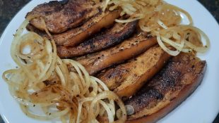 Conheça a carne de porco que é a melhor para bife, superando o contra-filé e o peito de frango