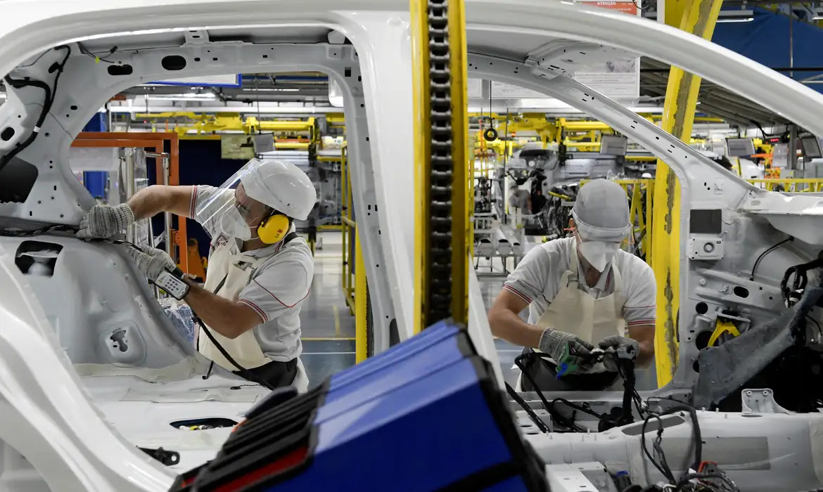 Fábrica inaugurada no Brasil projeta 20 mil empregos após investimento bilionário