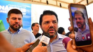 Márcio Corrêa (PL), prefeito de Anápolis, durante visita de Pedro Sales.