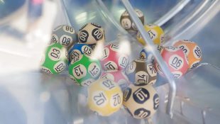 Ele ganhou na loteria mais de 10 vezes e agora revela a matemática por trás da escolha dos números
