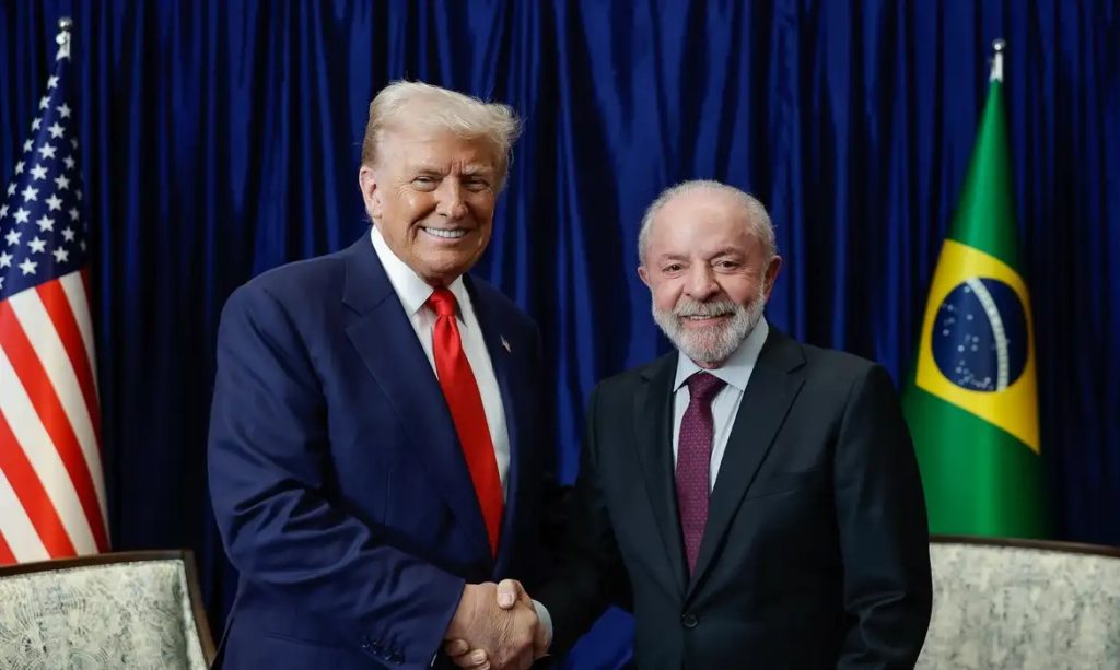 Lula e Trump se reuniram na Malásia. (Foto: Ricardo Stuckert/PR)