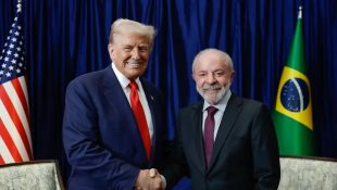 Lula e Trump se reuniram na Malásia. (Foto: Ricardo Stuckert/PR)