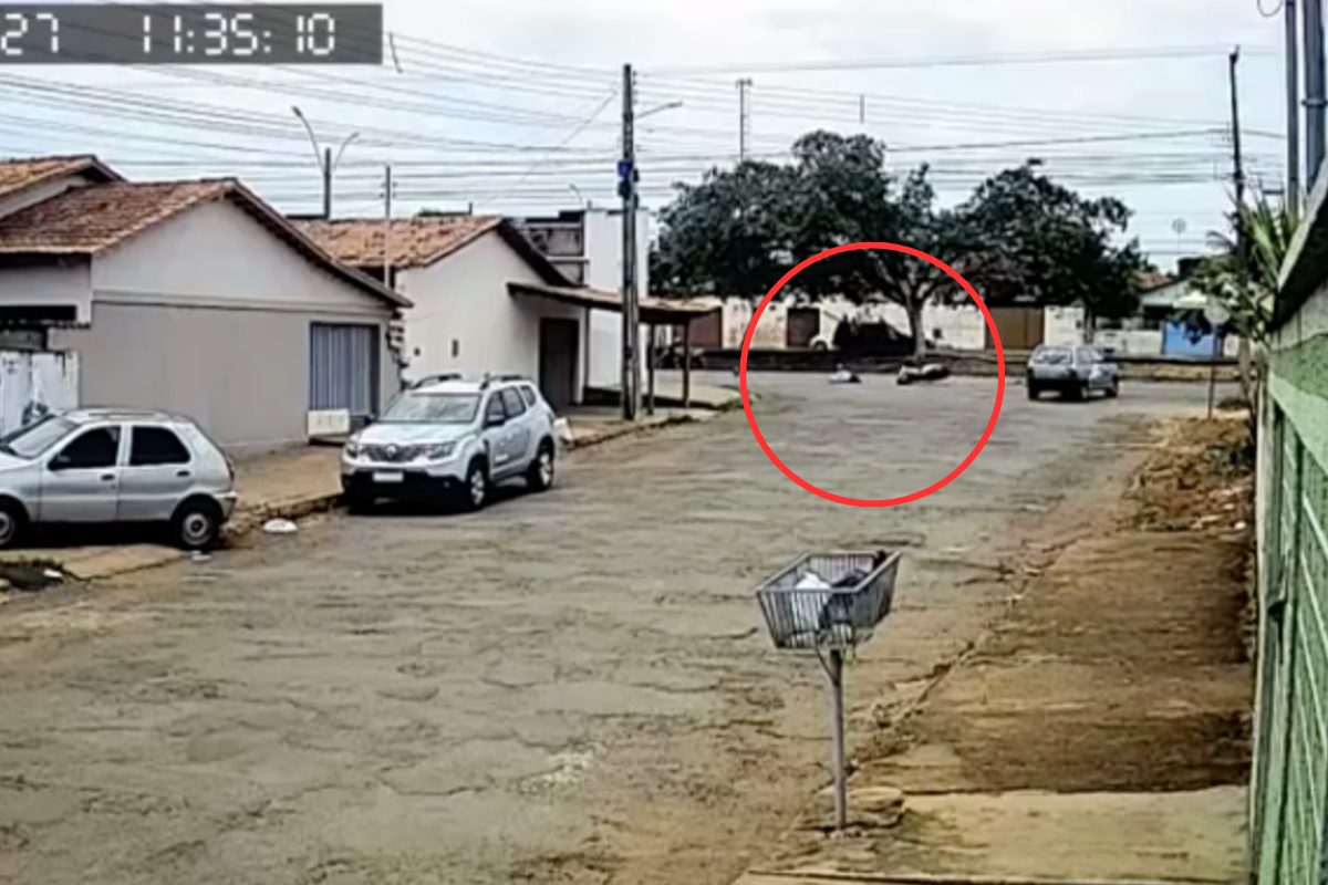 Jovem que foi fechada por carro enquanto voltava para casa para amamentar a filha morre no Hugo