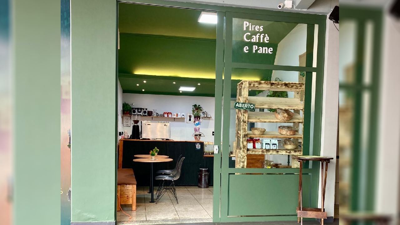 Cafeteria de Anápolis oferece experiência inédita: além de tomar café, clientes podem personalizar canecas e camisetas